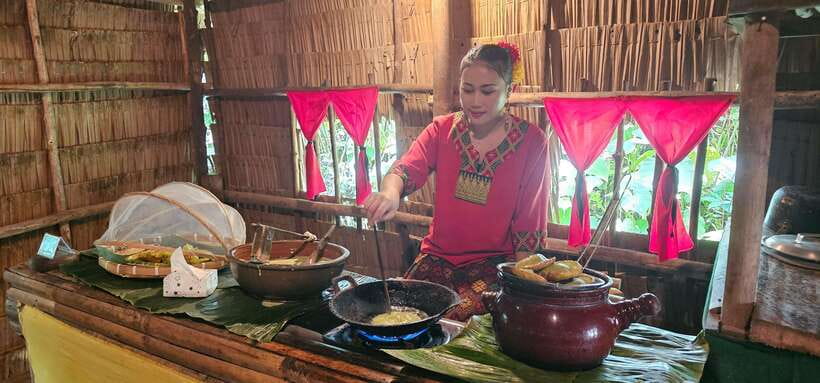 Kota Kinabalu: Mari Mari Cultural Village Tour - House visits with practical demonstrations