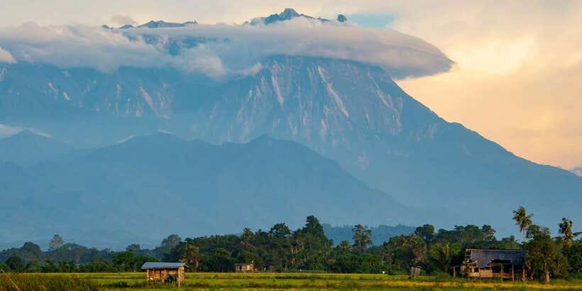 Kota Kinabalu: Private Kundasang and Poring Hot Spring Tour - Walking the Silau-Silau trails
