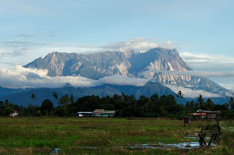 Kota Kinabalu: Private Kundasang and Poring Hot Spring Tour - Nabalu Handicraft Market for a first taste of Sabah