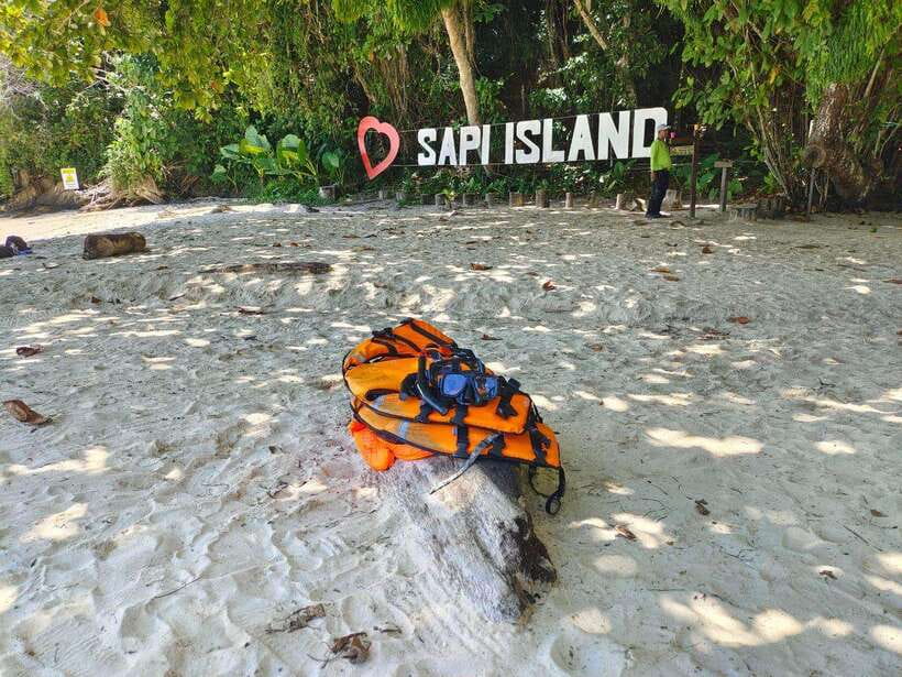 Kota Kinabalu: Twin Island Day Trip Tour ( Sapi & Manukan ) - Sapi Island gives you the longest beach stop
