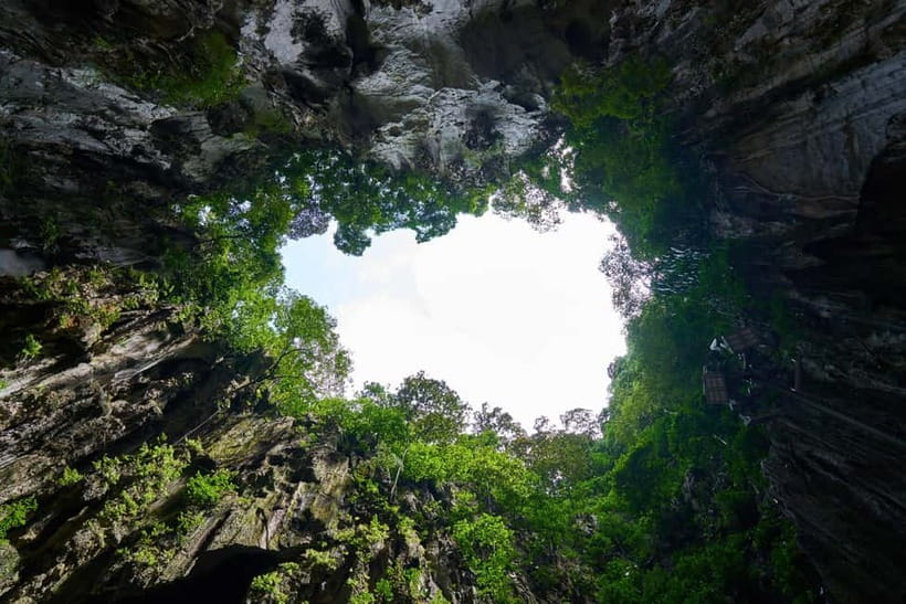 Kuala Lumpur Adventure:Kanching Falls, Ramayana & Batu Caves - Kanching Falls brings the physical challenge