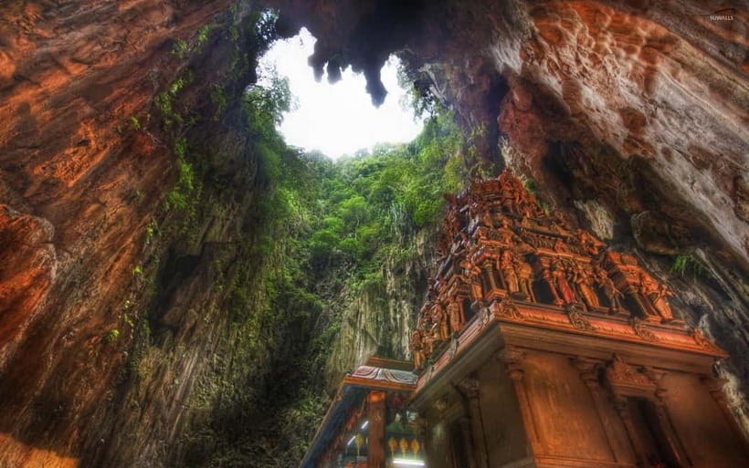 Kuala Lumpur Adventure:Kanching Falls, Ramayana & Batu Caves - Ramayana Cave and its colorful Hindu art