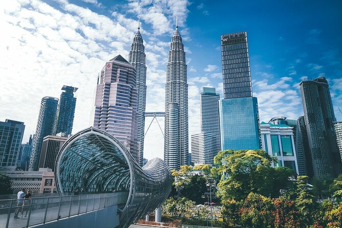 Kuala Lumpur Airport Transit Tour - Batu Caves and the First Big View of Malaysia