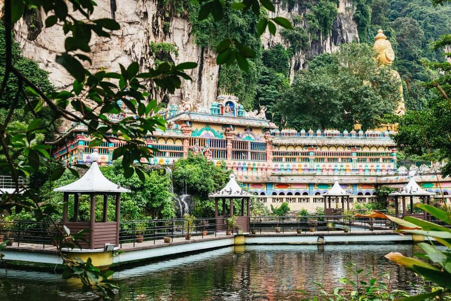 Kuala Lumpur: Batu Caves Half-Day Tour with Pick-Up Option - The drive beyond Kuala Lumpur
