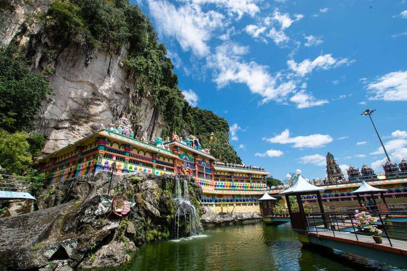 Kuala Lumpur: Batu Caves, Ramayana Caves & Kanching Falls - Guide style and the amount of independence