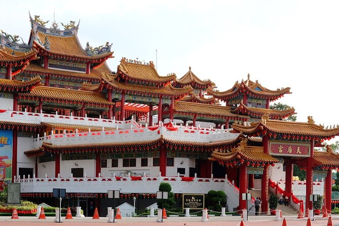 Kuala Lumpur City & Batu Caves Temple Private Tour - National Mosque and Malaysia’s Islamic Identity