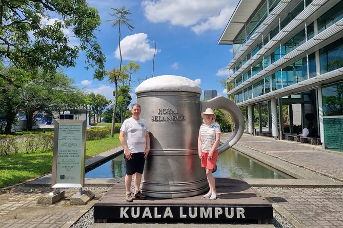 Kuala Lumpur City Full Day Tour with 23 Famous Landmarks - Pewter, batik, and a Malaysian chocolate stop