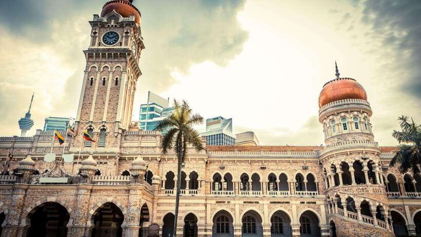 Kuala Lumpur: City Sights, Batu Caves and Fireflies Day Trip - Kuala Lumpur’s royal and religious landmarks