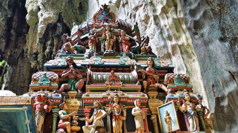 Kuala Lumpur: City Tour & Batu Caves Combo - Batik painting and the shopping question