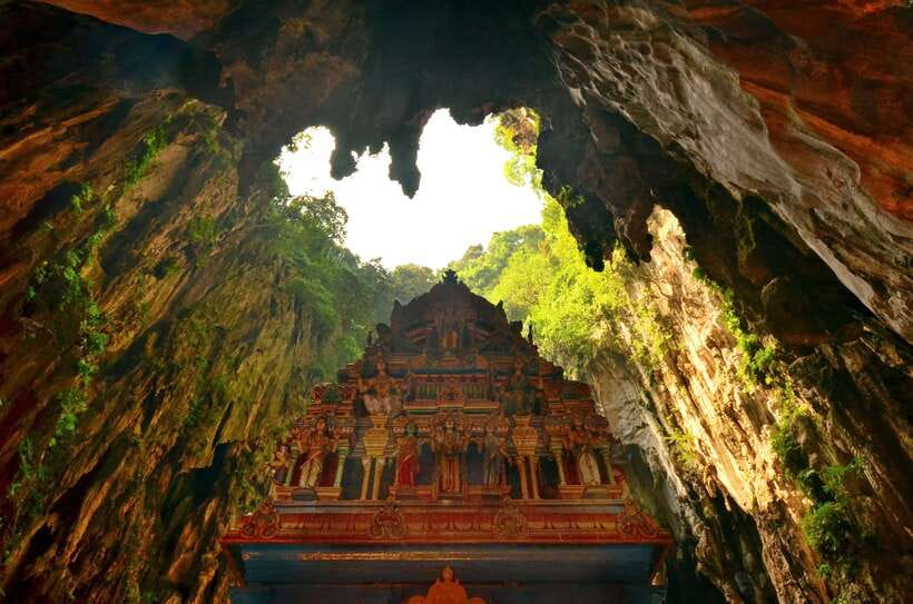 Kuala Lumpur: City Tour & Batu Caves Combo - Batu Caves and the 272 colorful steps