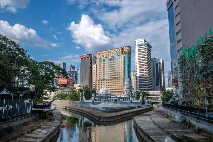 Kuala Lumpur: City Tour, KL Tower Ticket & Putrajaya w/ Boat - Pickup, timing, and the six-hour limit