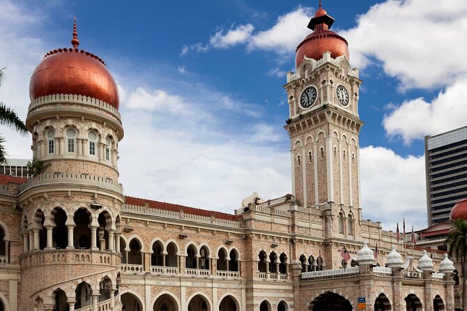 Kuala Lumpur City Tour with Batu Caves Discovery (Shared) - Batu Caves and the 42.7-meter Murugan statue