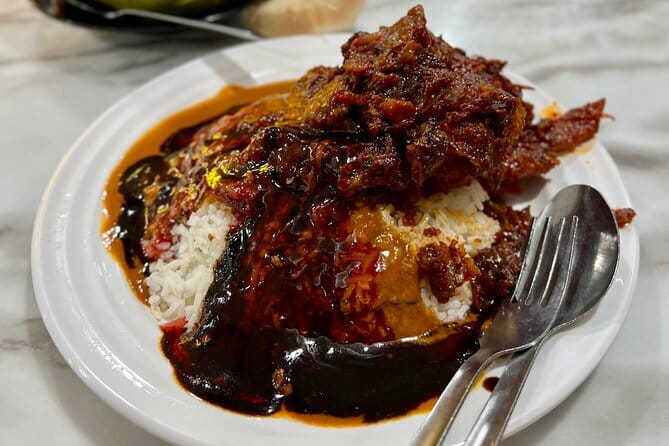 Kuala Lumpur Food Tour with 12+ Authentic Dishes & Local Secrets - Chinatown Food Stops on Jalan Petaling