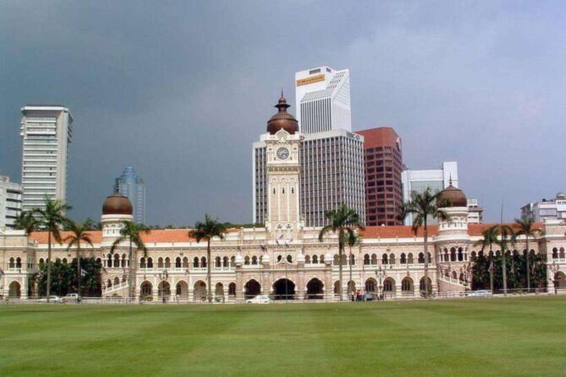 Kuala Lumpur: Full-Day Private City Highlights Tour - National Mosque and Kuala Lumpur’s religious mix