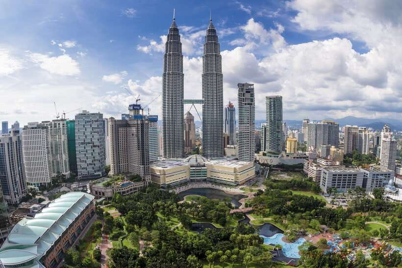 Kuala Lumpur Full-Day Sightseeing Tour with Batu Caves - Petronas Towers and Kuala Lumpur’s modern face