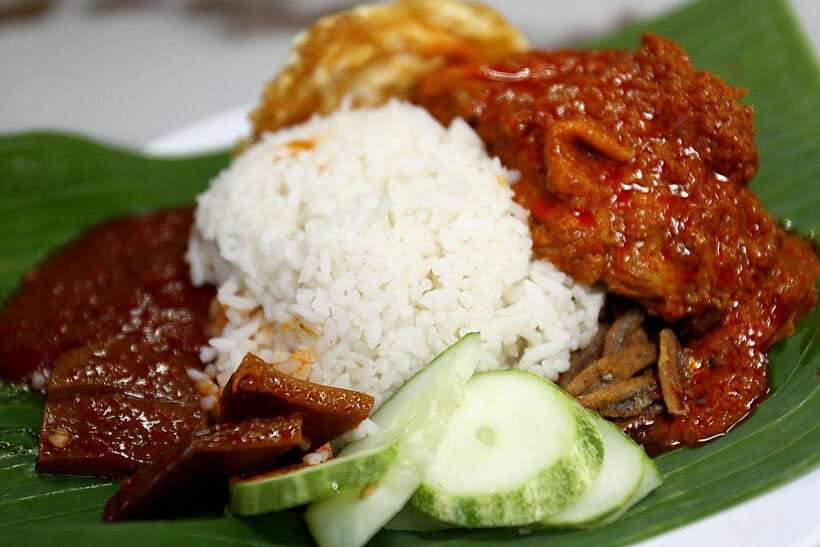 Kuala Lumpur: Half Day Local Food Walking Tour - Starting near Central Market and the River of Life