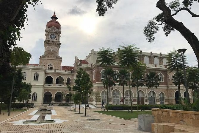 Kuala Lumpur InfoFun Walking Tour Experience - The National Mosque is a brief but worthwhile morning stop