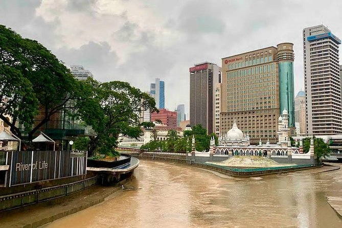 Kuala Lumpur InfoFun Walking Tour Experience - The afternoon route finishes with food and towers