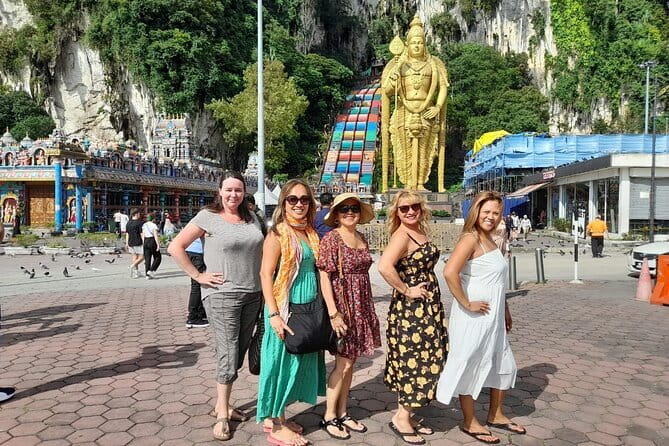 Kuala Lumpur International Airport Layover Tour - Palaces, mosques, and national symbols