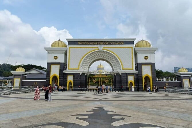 Kuala Lumpur International Airport Transfers - Is the $36.40 transfer a good choice?