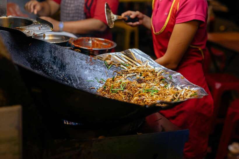 Kuala Lumpur: Local Street Food Night Tour - Mamak SK Corner and the paper dosa lesson