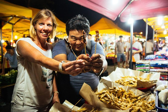 Kuala Lumpur Local Street Food Private Walking Tour by Night - Jalan Alor brings the noise and choice