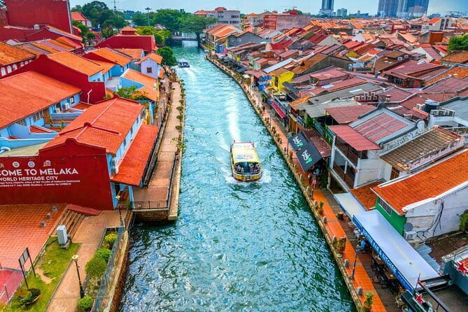 Kuala Lumpur Malacca River Cruise and Historical Tour with Lunch - Harmony Street and the Cheng Hoon Teng Temple