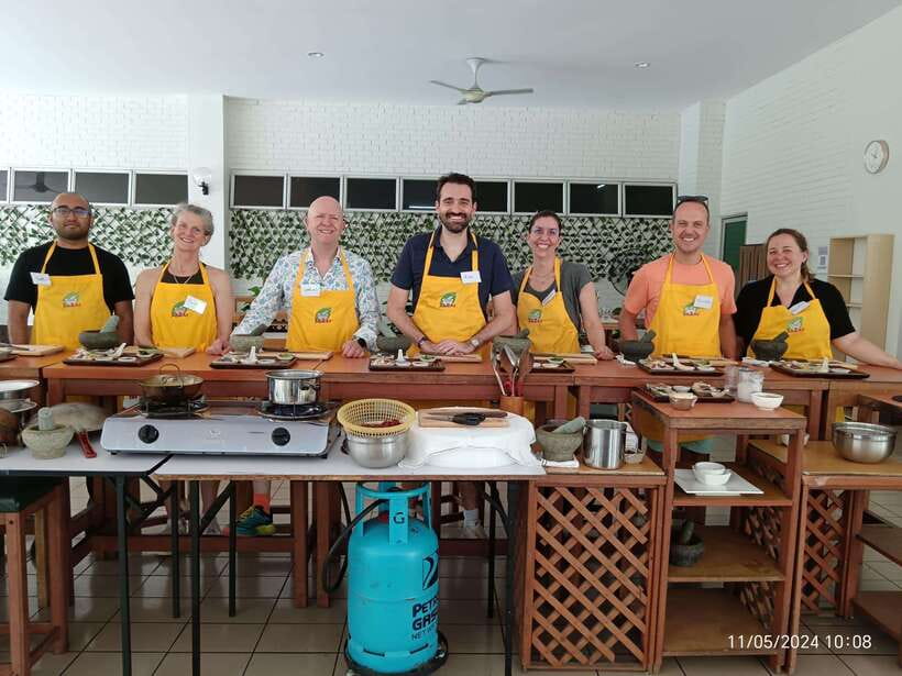 Kuala Lumpur: Malaysian Cooking Class with Market Tour - Cooking a three-course Malaysian lunch