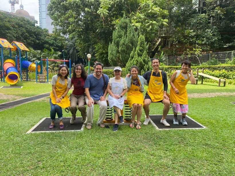 Kuala Lumpur: Malaysian Cooking Class with Market Tour - Teachers, menus, and the human side of the class