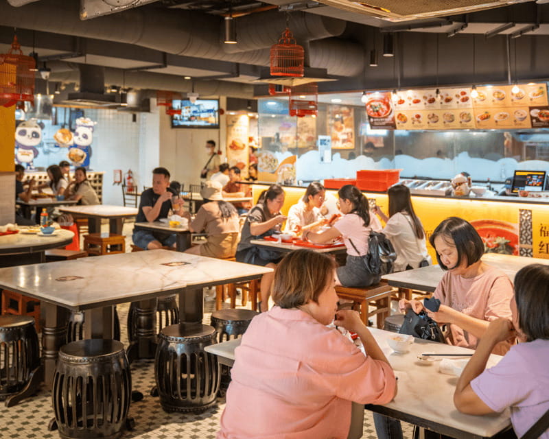 Kuala Lumpur: Nightlife Street Food Tour with 6 Tastings - Roti canai at Hamza Cafe vs Kandar
