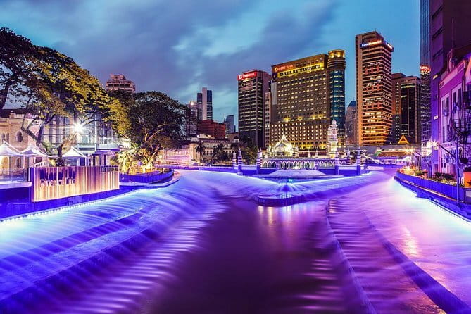 Kuala Lumpur: Nightlife Walking Tour with Local Guide - Rooftop views at Vertigo