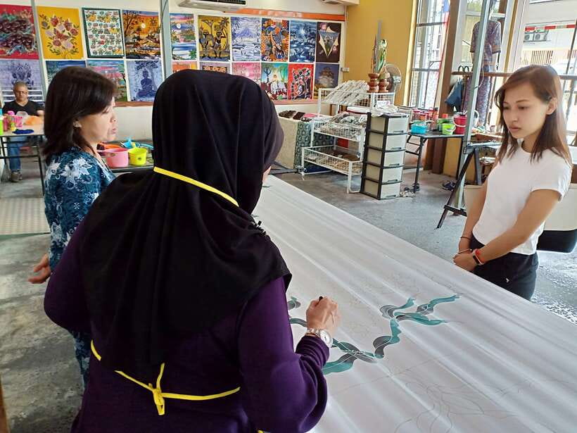 Kuala Lumpur: Private Batu Cave, National Mosque Tour, Lunch - The smaller stops that add context