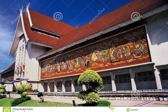 Kuala Lumpur Private City Highlights Tour - Petronas Twin Towers: photos first, tickets second