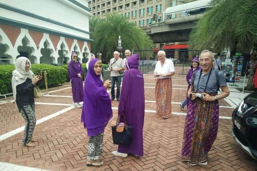 Kuala Lumpur: Private custom walking tour with a local guide - Why a private walk works well in Kuala Lumpur