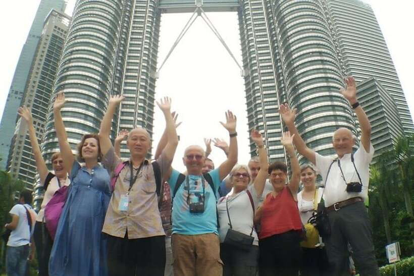 Kuala Lumpur: Private custom walking tour with a local guide - Who should book this private Kuala Lumpur tour?