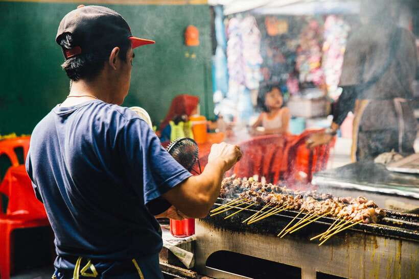 Kuala Lumpur: Private Food Tour – 10 Tastings with Locals - Who will enjoy this food walk most
