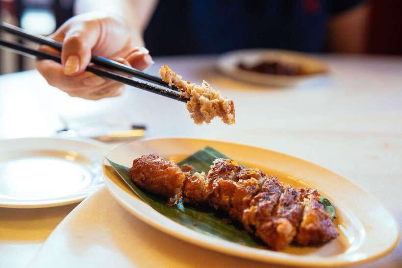 Kuala Lumpur: Private Food Tour – 10 Tastings with Locals - Nasi lemak, paper dosa, and ten stops to eat