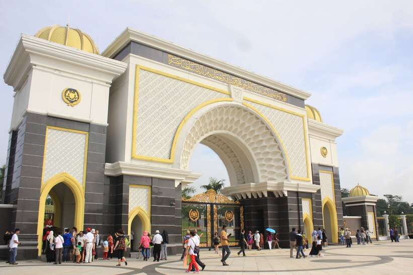 Kuala Lumpur: Private Half-Day City Tour - Petronas Twin Towers and KL Tower