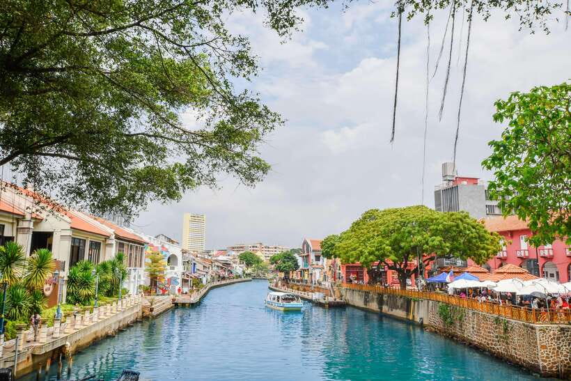 Kuala Lumpur: Private Malacca Night Tour w/Cruise & Trishaw - Why Malacca makes a good evening escape