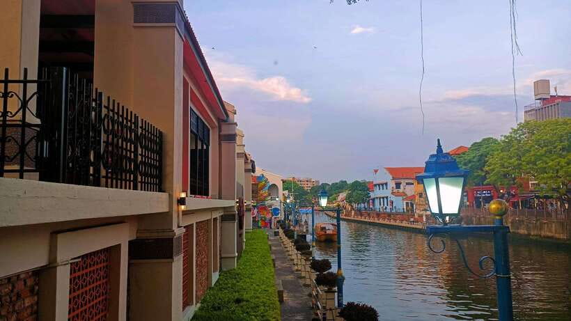 Kuala Lumpur: Private Malacca Night Tour w/Cruise & Trishaw - Returning to Kuala Lumpur late