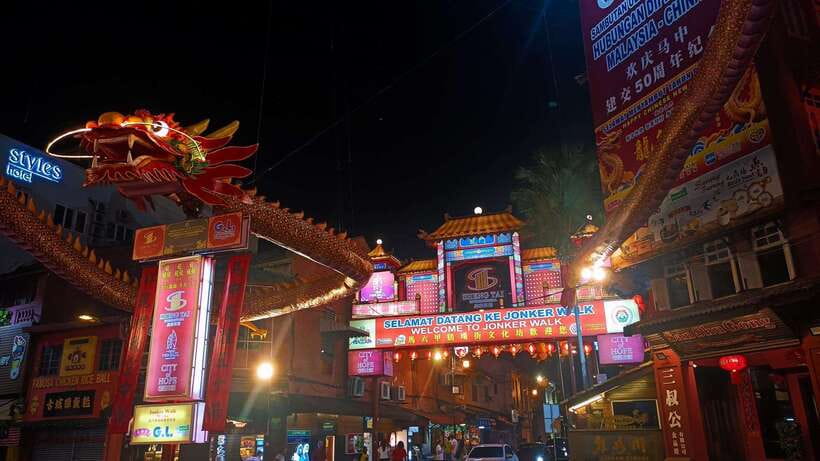 Kuala Lumpur: Private Malacca Night Tour w/Cruise & Trishaw - What the $106 price really buys