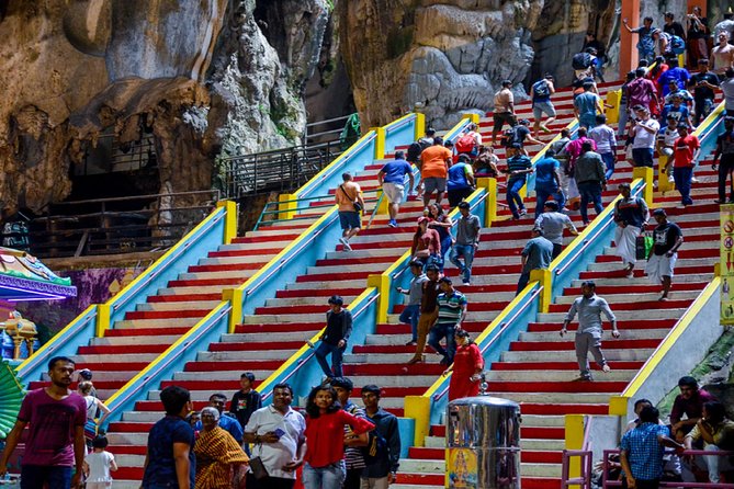 Kuala Lumpur Private Tour to Batu Caves Hotsprings And Waterfalls - What the Private Vehicle Adds