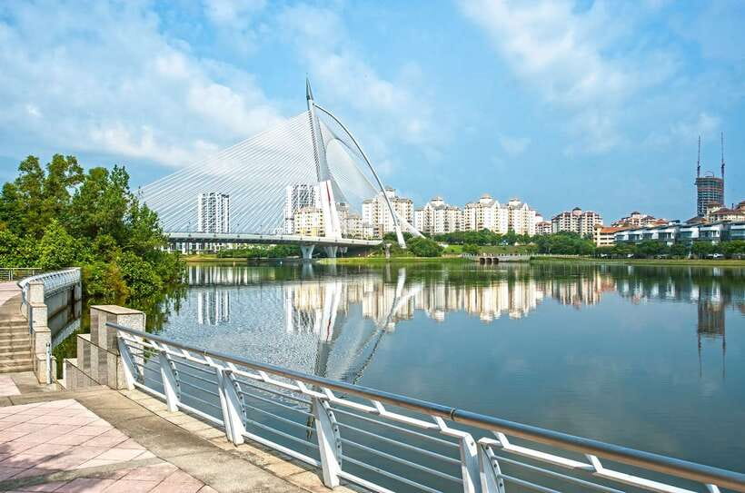 Kuala Lumpur: Putrajaya City Tour with Lake Cruise - Putrajaya International Convention Centre