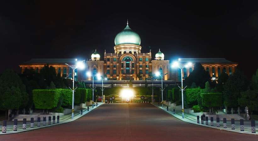 Kuala Lumpur: Putrajaya City Tour with Lake Cruise - The drive from Kuala Lumpur to Putrajaya