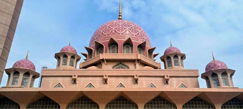 Kuala Lumpur: Putrajaya Tour with Traditional Boat Cruise - Putra Square and the Prime Minister’s Office