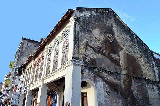 Kuala Lumpur's Nightlife Secrets and Street Food - Murals, graffiti, and Chinatown’s changing face