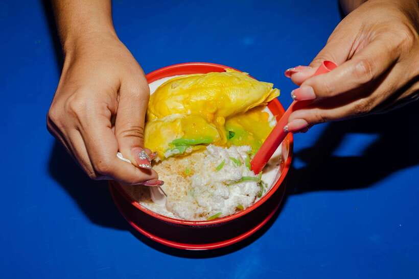 Kuala Lumpur: Sambal Street Food Tour with 15+ Tastings - Durian, cendol, fruit, and a sweet finish