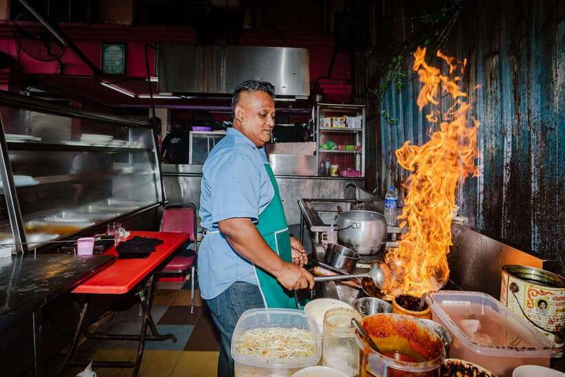 Kuala Lumpur: Sambal Street Food Tour with 15+ Tastings - Meeting your guide near Jalan Tuanku Abdul Rahman