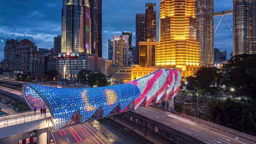 Kuala Lumpur: Sightseeing, Markets, and Food Night Tour - Jalan Alor, where the evening turns into dinner