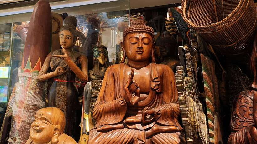 Kuala Lumpur: Sightseeing, Markets, and Food Night Tour - The Golden Triangle and the Petronas Twin Towers